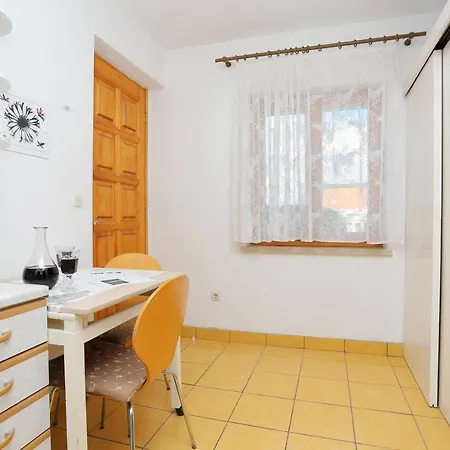 Apartment 2913b *
